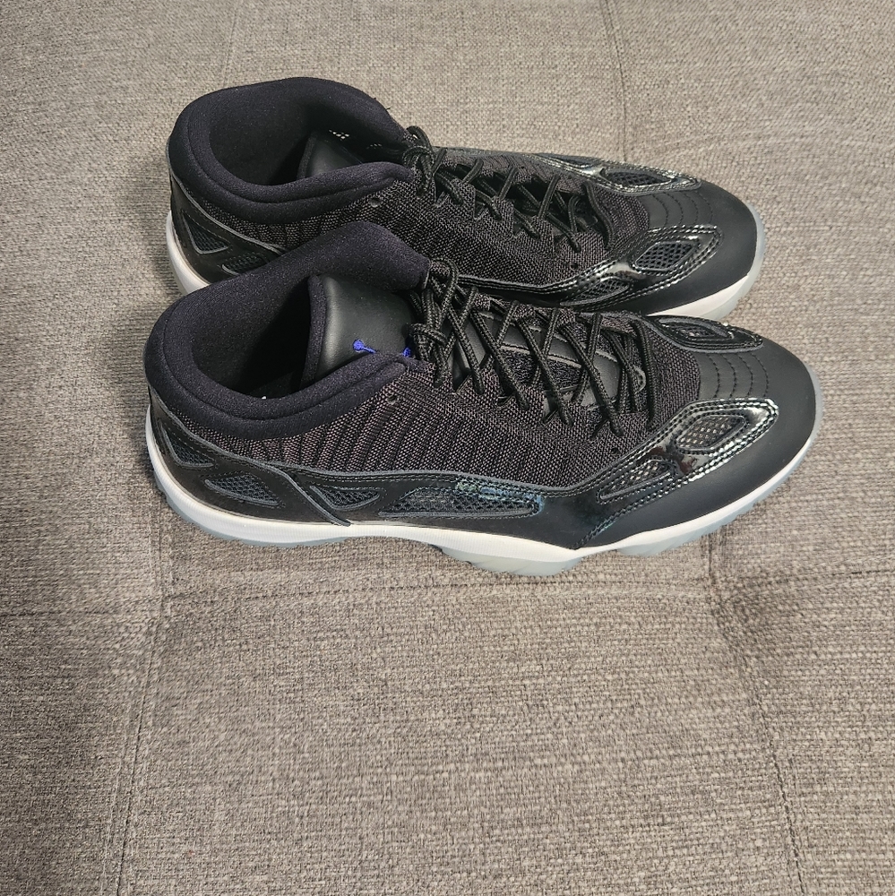 Jordan 11 Retro Low Ie - image 5